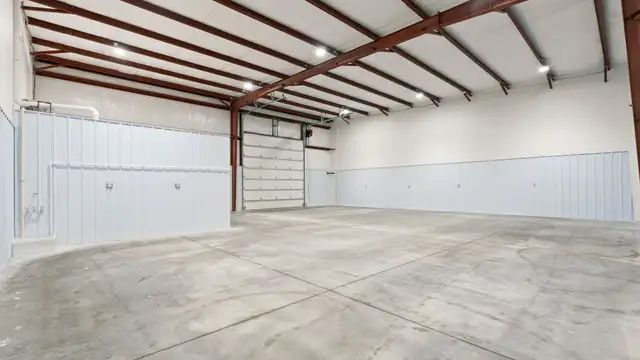Contractor Bays / Flex Warehouse | Near I-65 | 3 Left
