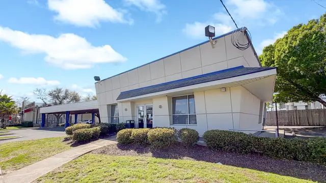 Drive-Thru Bank Directly Across Algiers Plaza